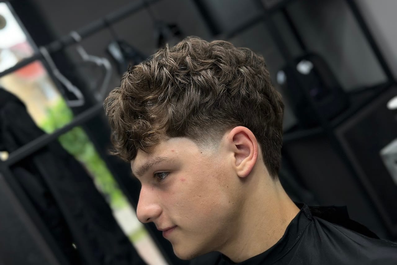 MAX BARBERSHOP