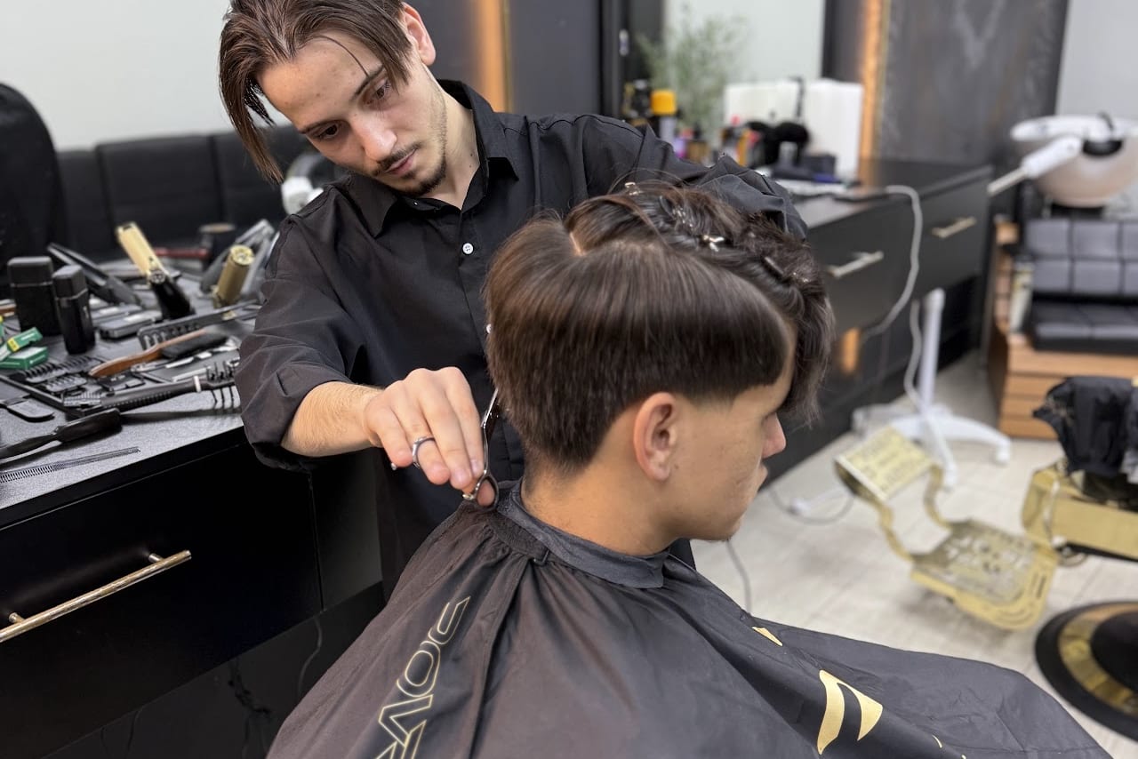 SELECT BARBER
